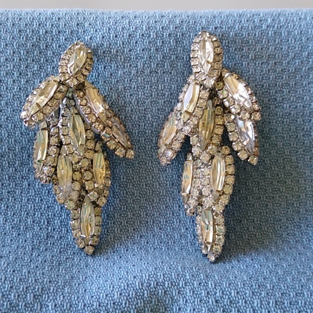 Magnificent rhinestone clip on earrings